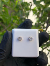 Load image into Gallery viewer, 14k Gold VS Diamond Cluster Earrings - Bay Area Drip Shop
